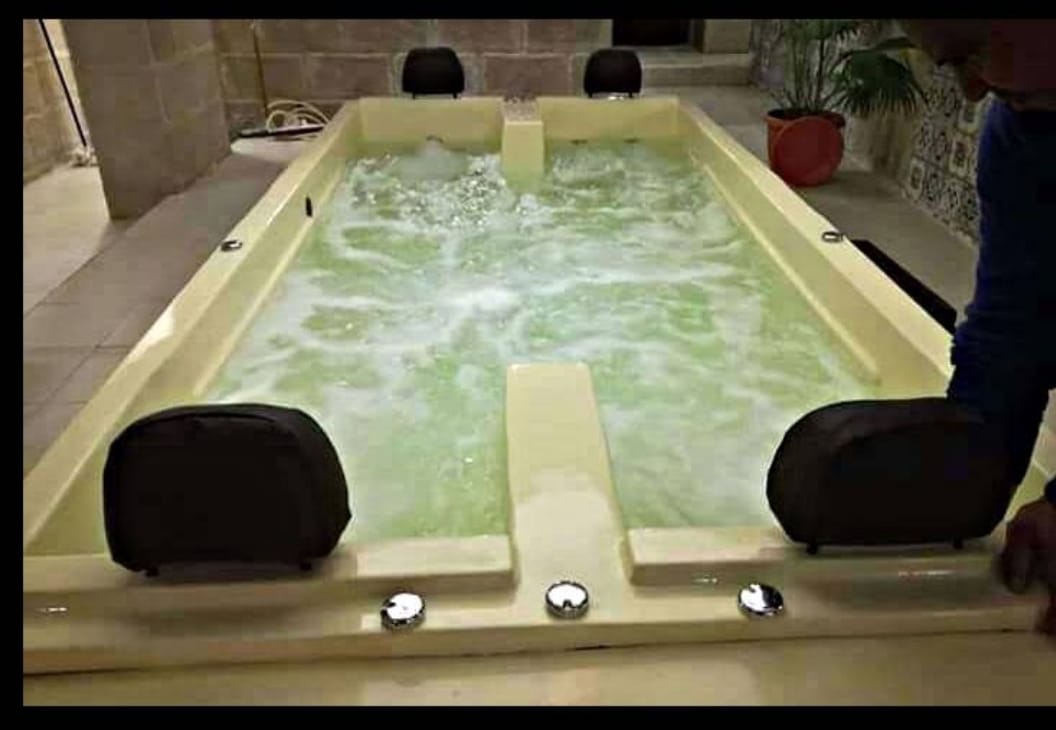 حمامات سباحه فيبر جلاس